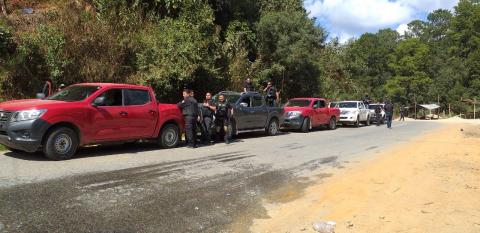 Fiscalía y policía llegan a Yaitepec para investigar sobre un doble homicidio.